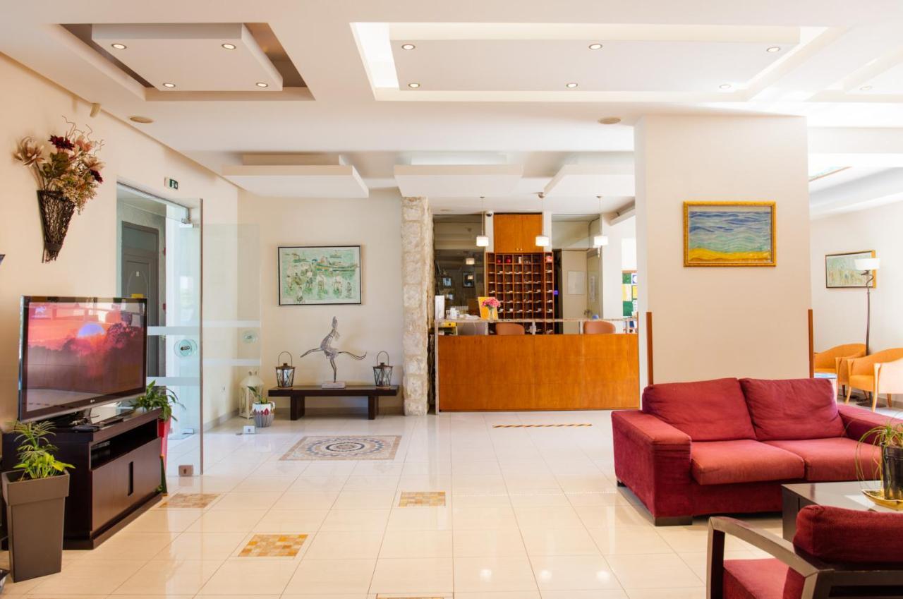 Ilyssion Holidays Hotel Іялісос Екстер'єр фото