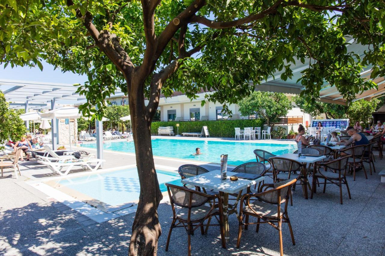 Ilyssion Holidays Hotel Іялісос Екстер'єр фото